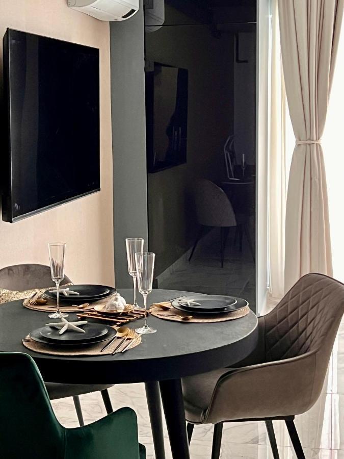 Blue Luxury Apartment Mamaia